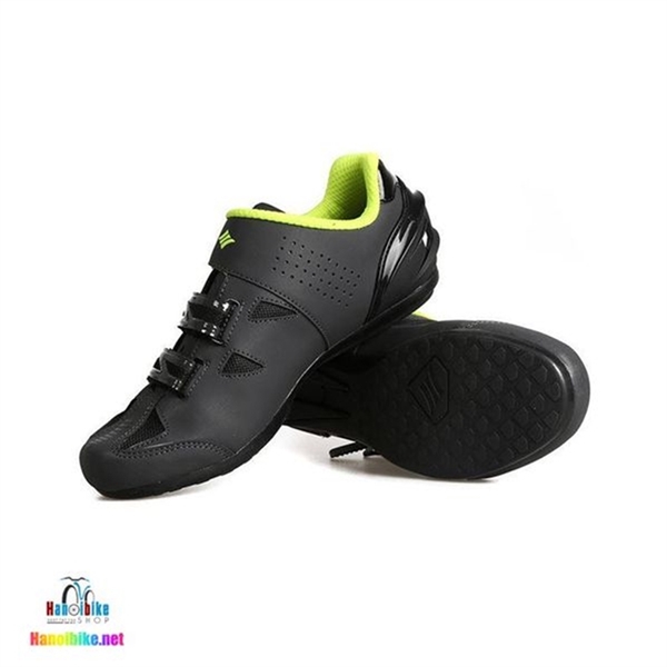 Giày đạp xe Santic màu đen viền xanh không cá khóa cài